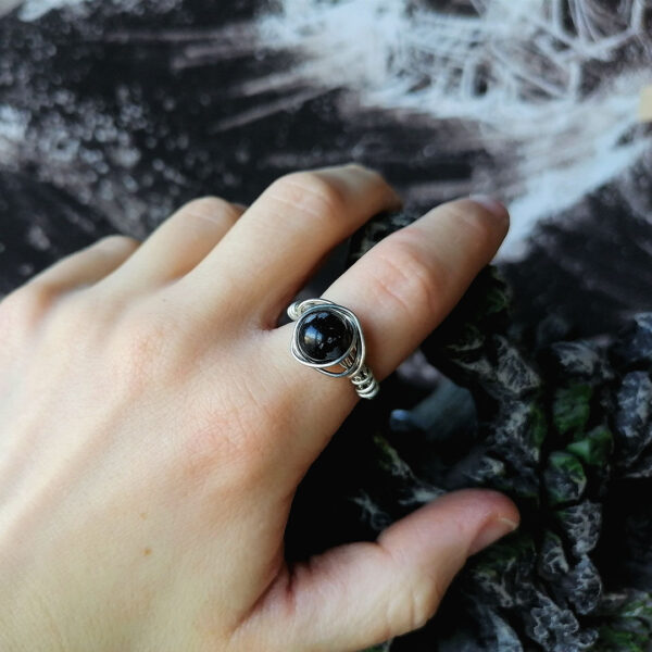 Opsidijan srebrni orb prsten
